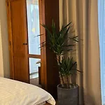 Готель Lucy Star 2*