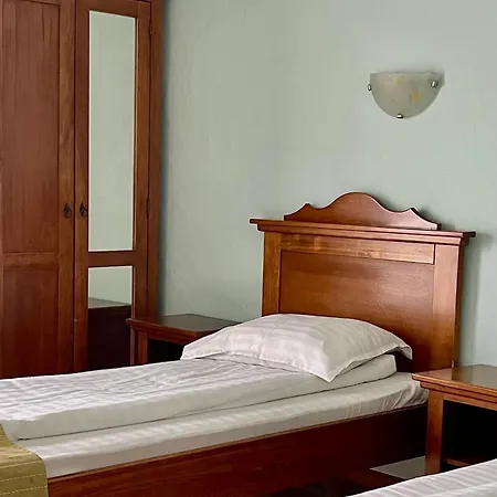 Hotel Lucy Star 2*